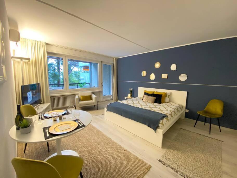 Luganersee, Pool, Strand, Parkplatz, Suite บิซโซน ภายนอก รูปภาพ