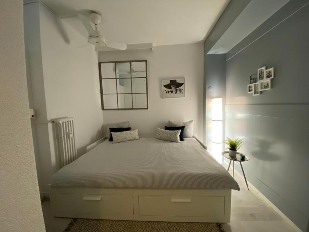 Luganersee, Pool, Strand, Parkplatz, Suite บิซโซน ภายนอก รูปภาพ